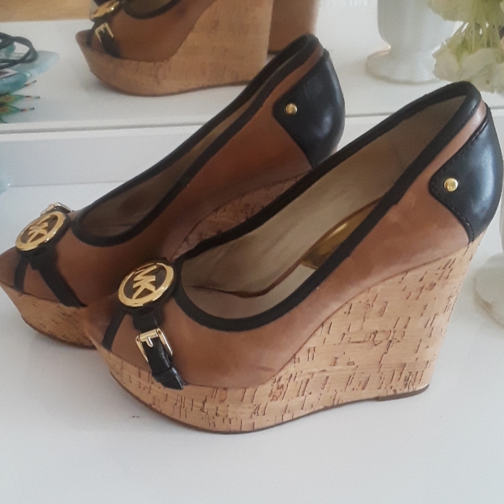 Shoes - Picture 2 of 2